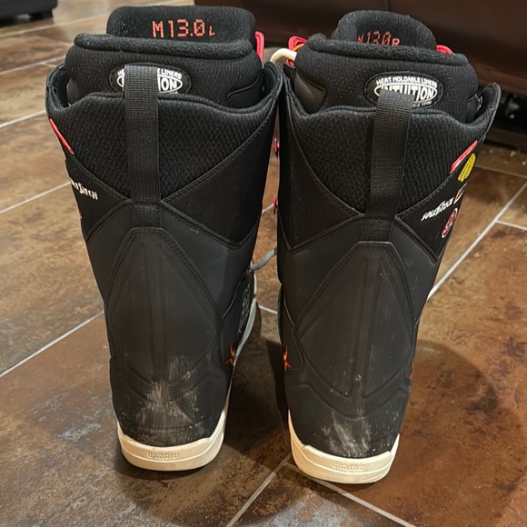 ThirtyTwo Snowboard Boots with Flame Design - Picture 3 of 3